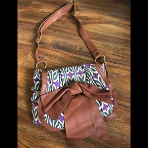 Crossbody bag with bow